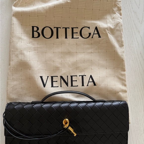 Brand New BOTTEGA VENETA Andiamo bag clutch black gold - Picture 2 of 6